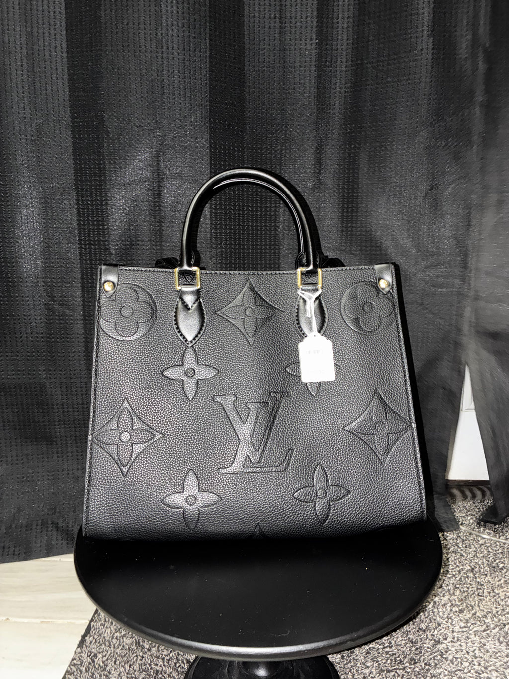 LV Tote bag