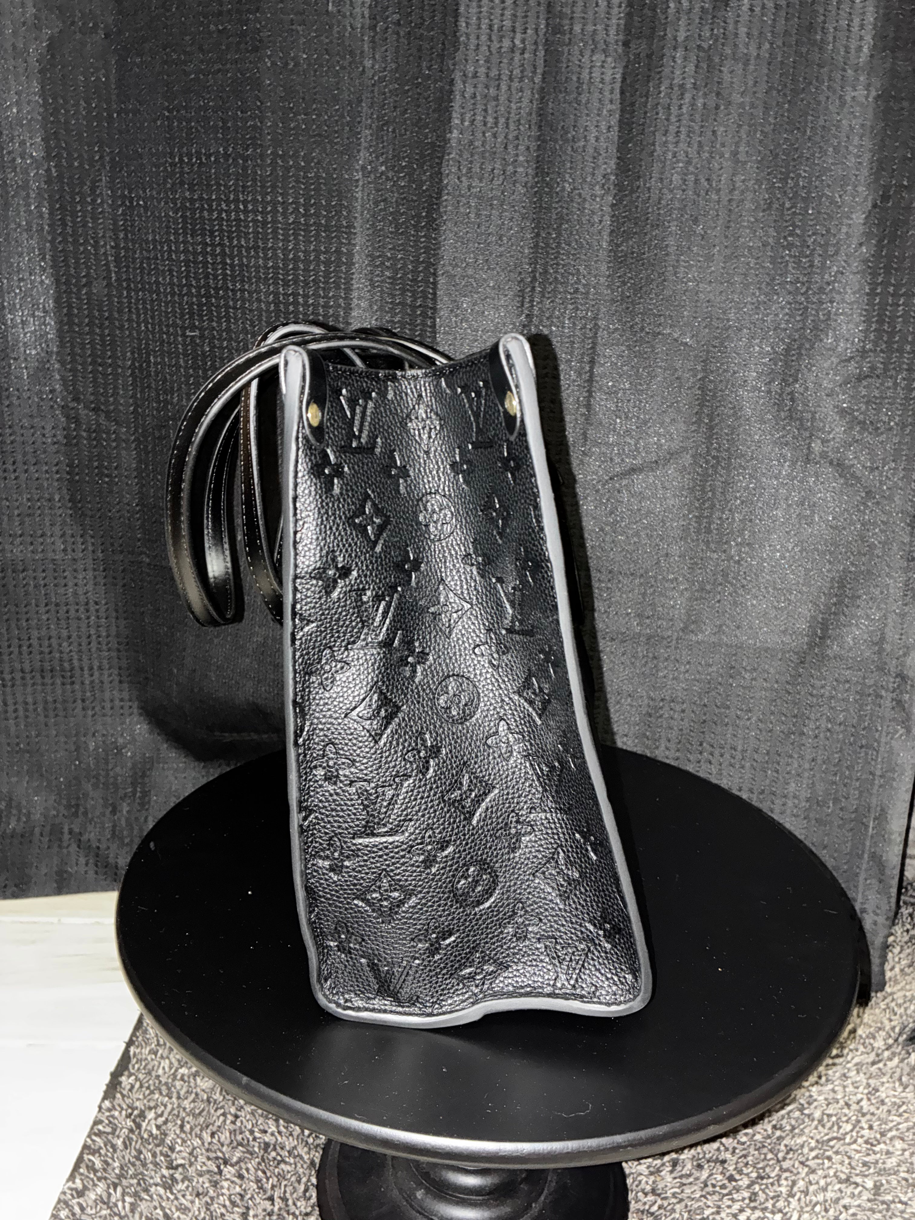 LV Tote bag